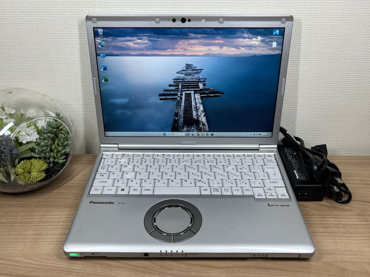 DVDモデル＞0615 軽量 Panasonic レッツノート CF-SV1 NVMe 16GB/256 第11世代　 ノートPC
