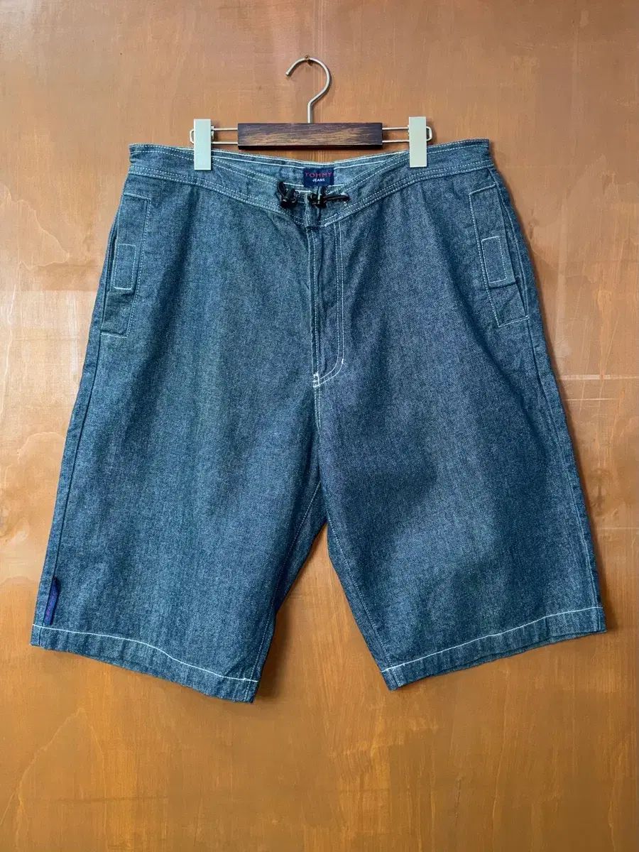 TOMMY JEANS トミー ジーンズ デニム ハーフパンツ