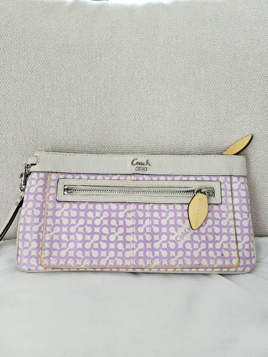 COACH クラッチバッグ リーベンダー 新品