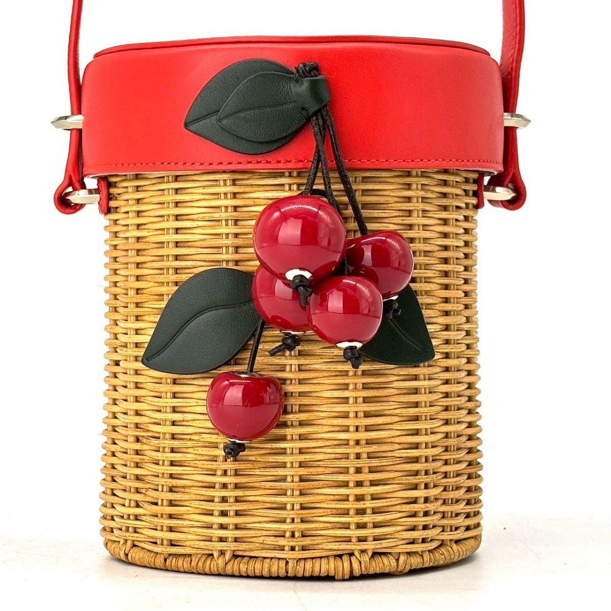 【夏をひと粒まとって】　kate spade　かごバッグ ピクニック ウィッカー クロスボディ さくらんぼ ショルダーバッグ ラタン　レッド