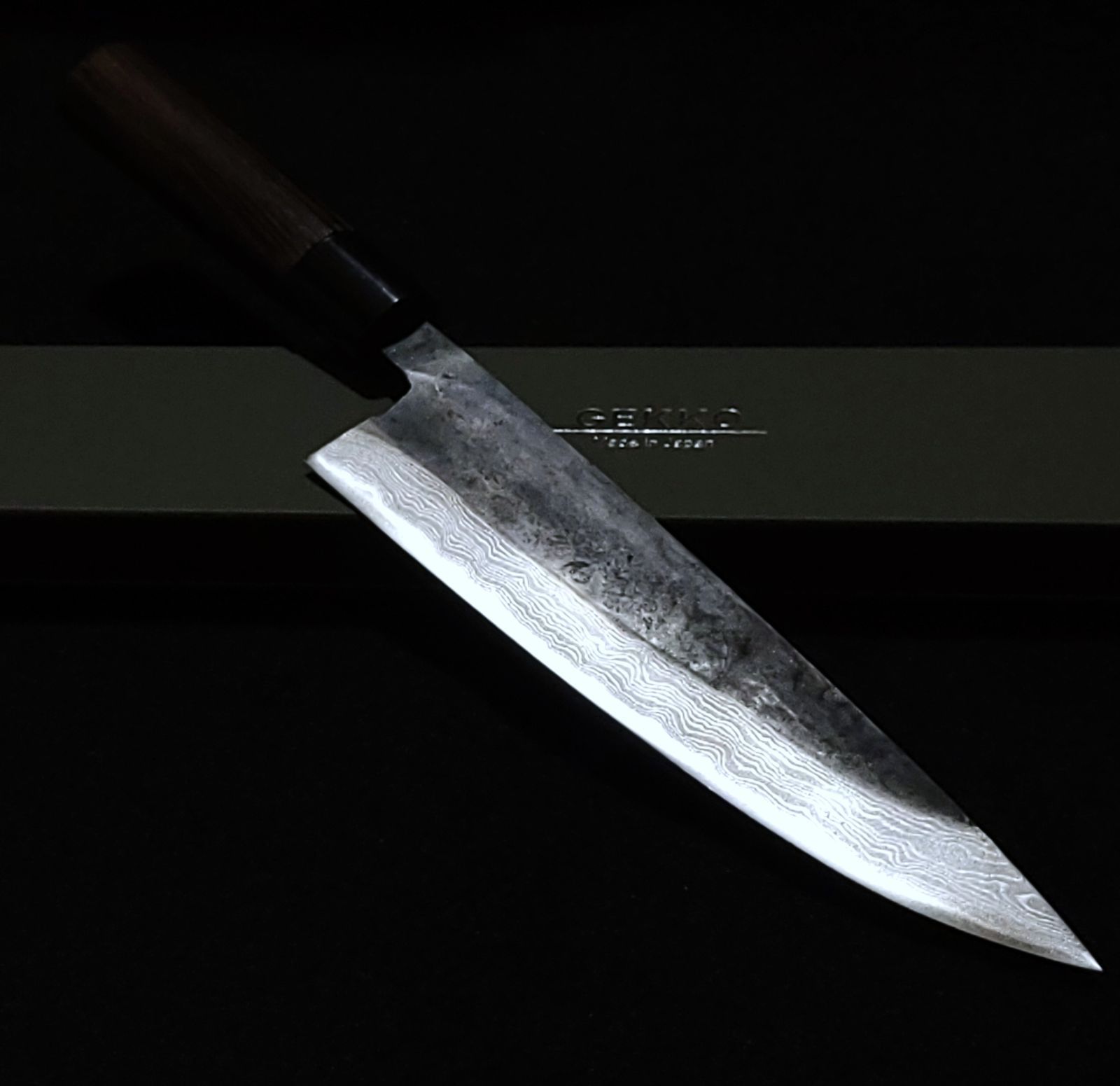 青紙２号 黒打ダマスカス 牛刀包丁 220㎜ G9404 焼栗柄 1点物 月光作 Jin様専用】青紙2号 黒打ダマスカス 牛刀包丁 220㎜ G9404 焼栗柄 1点