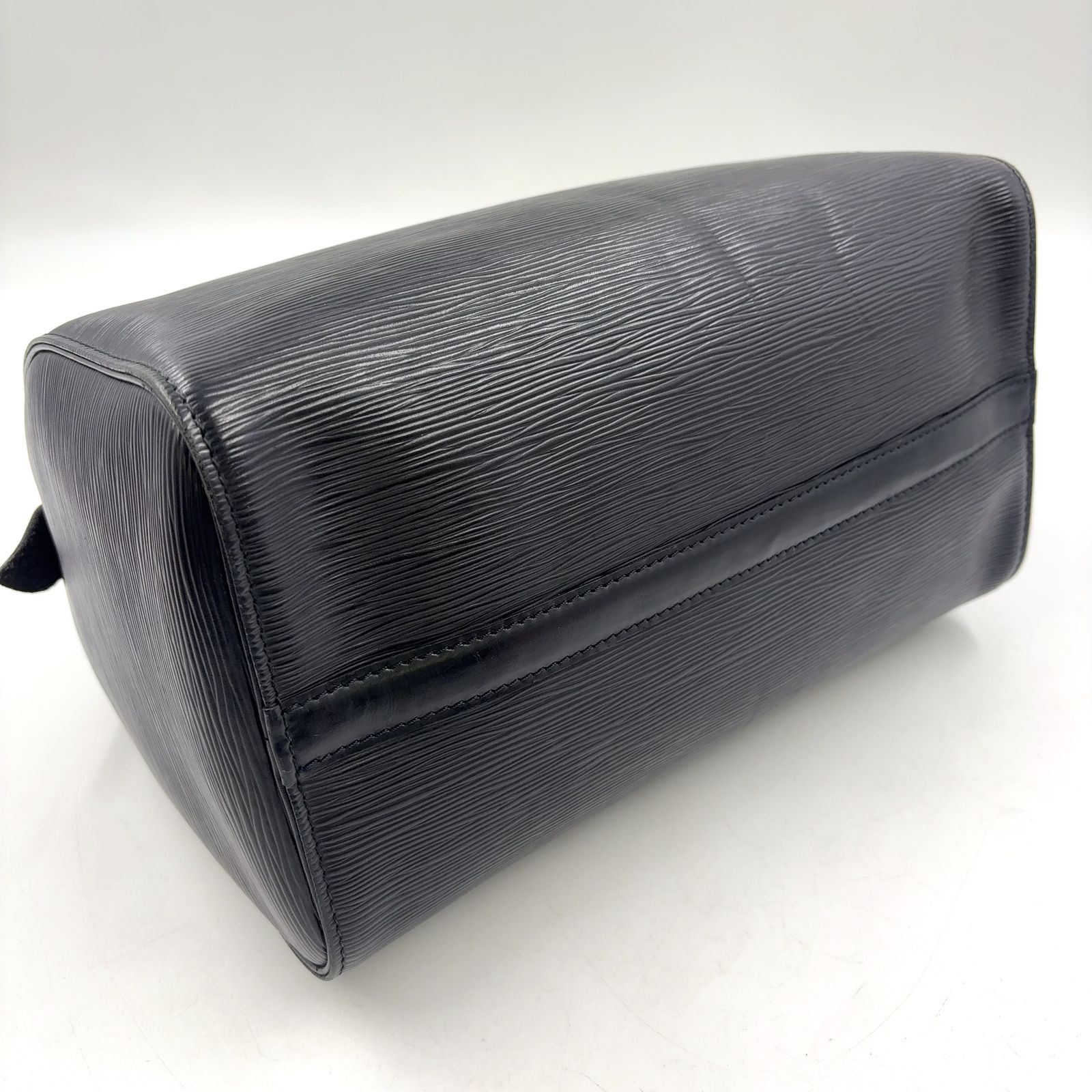 新着】LOUIS VUITTON スピーディ30 エピ エピ ノワール レザー 