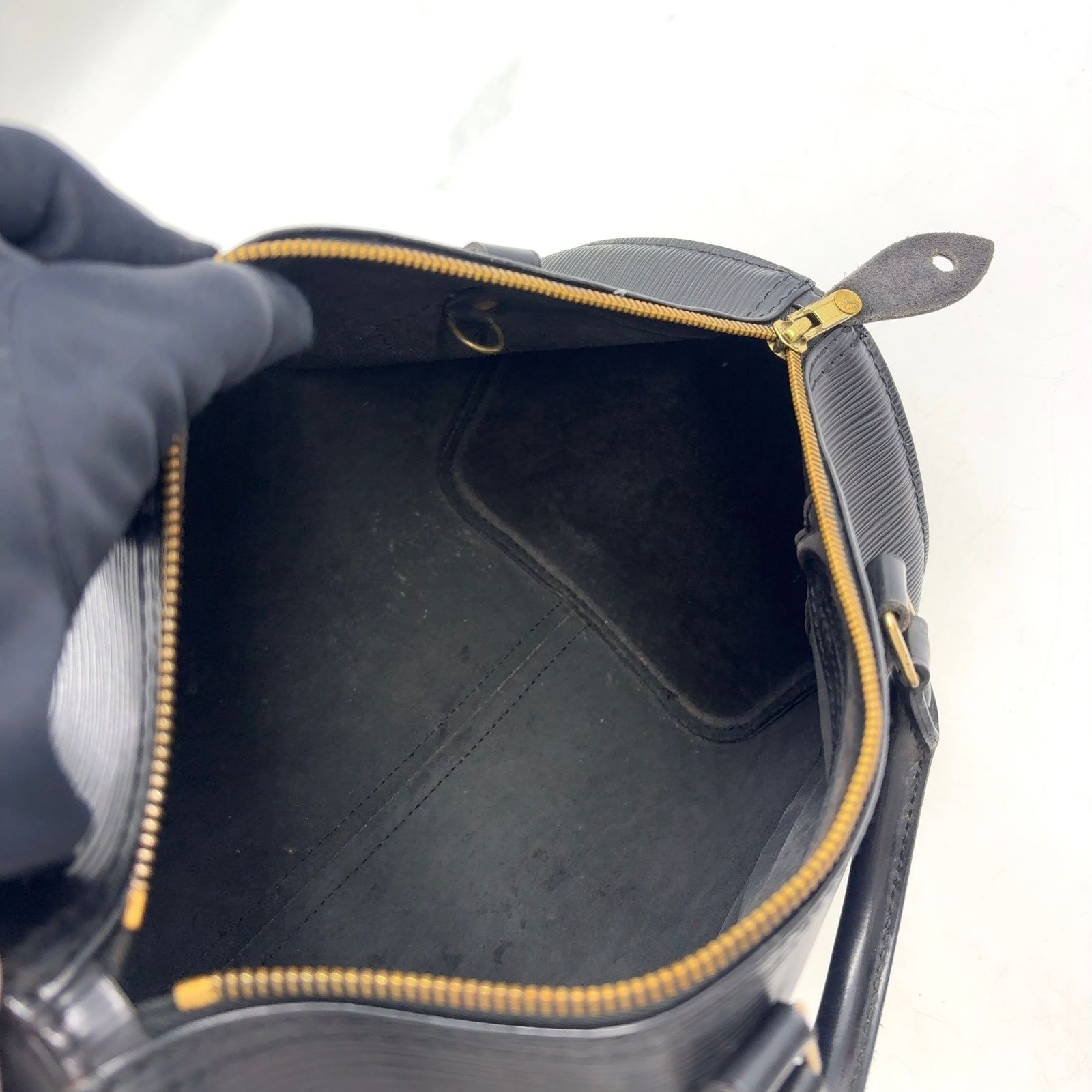 新着】LOUIS VUITTON スピーディ30 エピ エピ ノワール レザー 