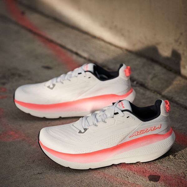 アルトラ レディース シューズ スニーカー Altra Womens FWD VIA 2 Road Running Shoes WhiteCoral ホワイト