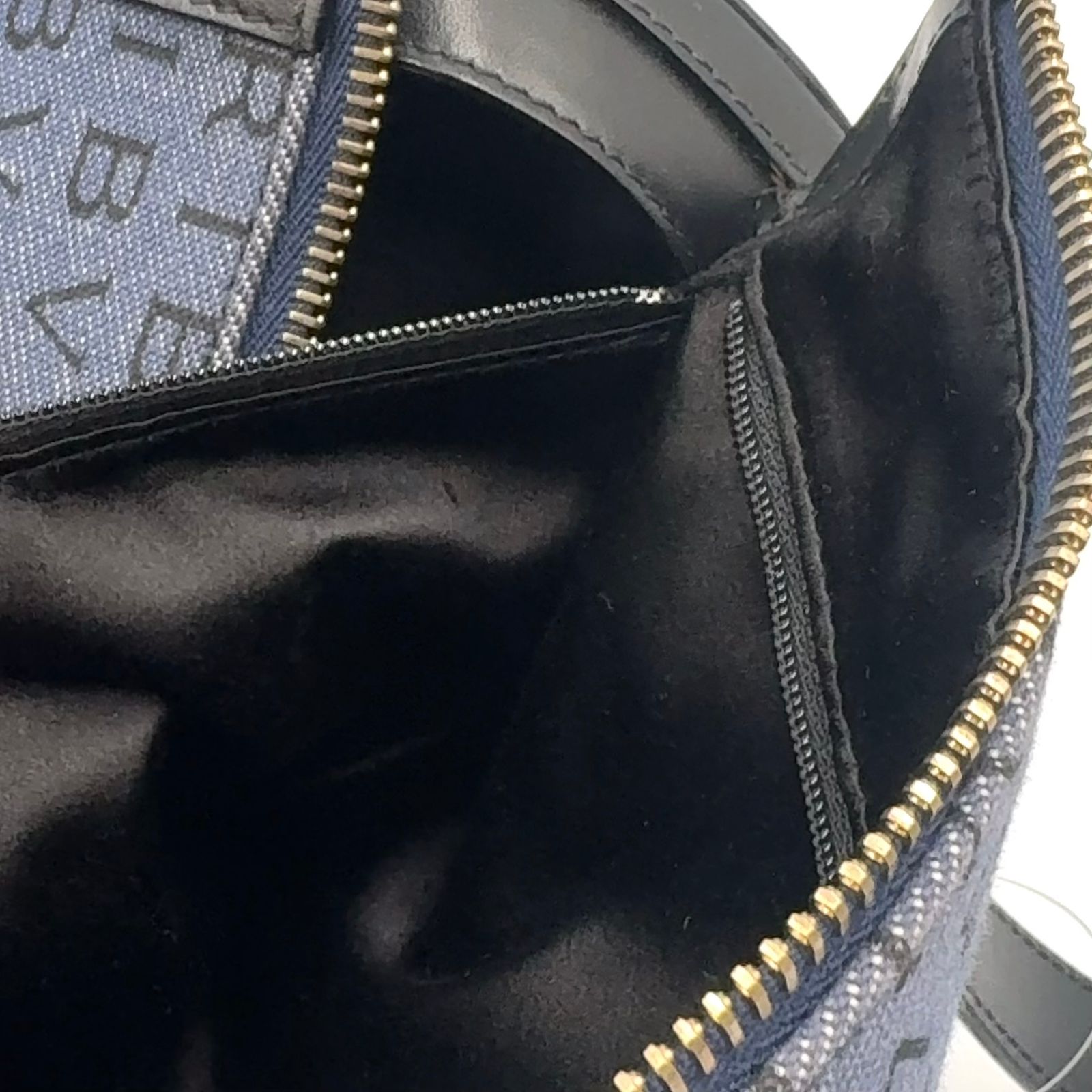 新着】BVLGARI ビーゼロワン レザー、キャンバス ブラック、ブルー