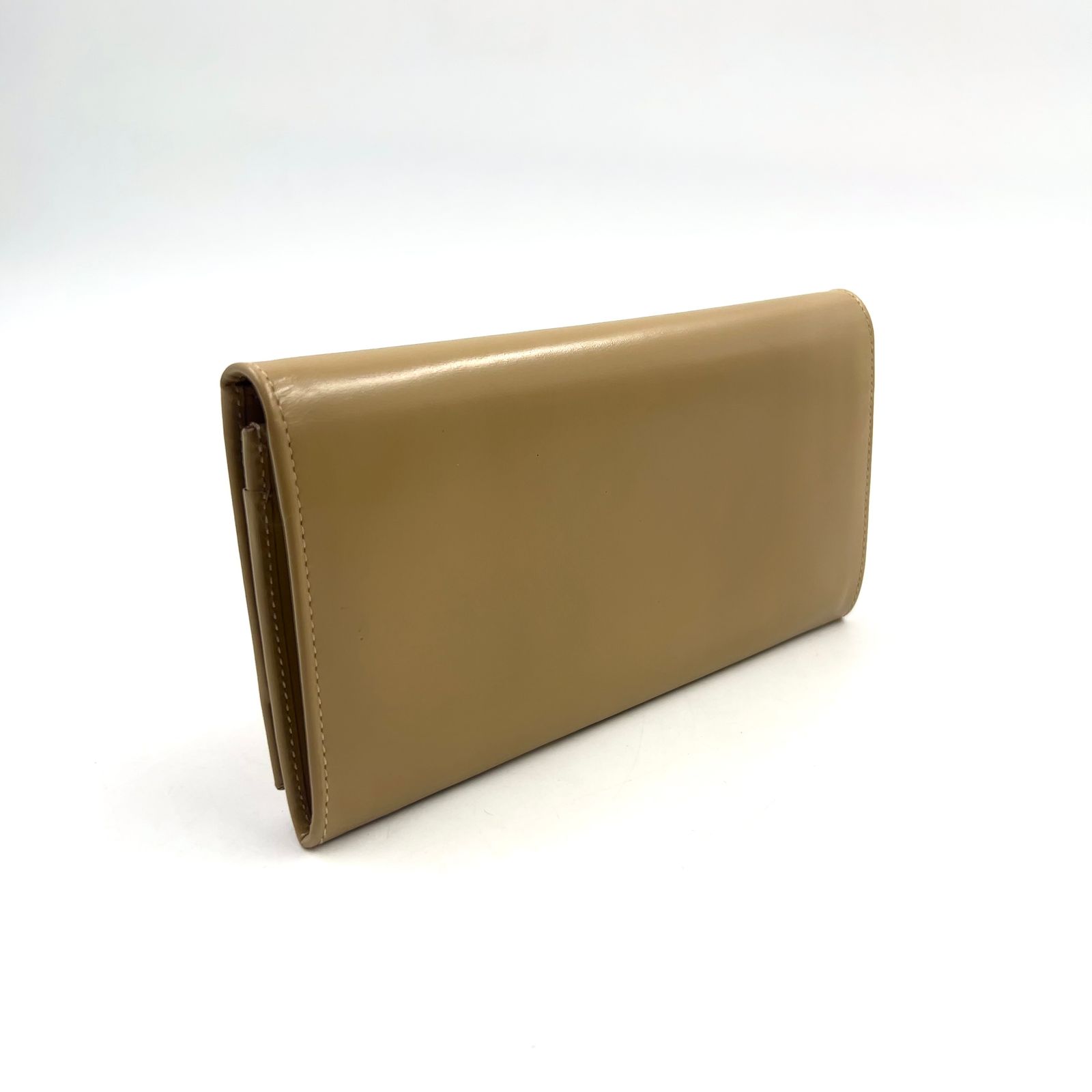新着】Salvatore Ferragamo ガンチーニ レザー ベージュ 長財布