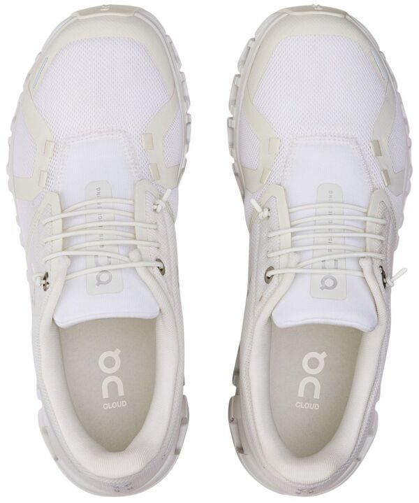 【送料無料】 オンジー レディース スニーカー シューズ On Womens Cloud 6 Shoes WhiteWhiteWhite