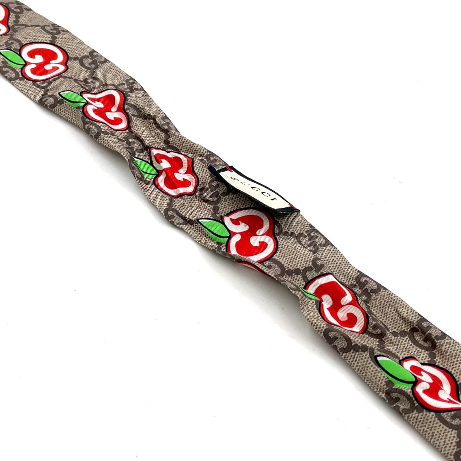 【新着】GUCCI GGアップル コレクション ネックボウ リボン シルク ベージュ、レッド スカーフ 【新着】GUCCI GGアップル コレクション ネックボウ リボン シルク ベージュ、レッド スカーフ