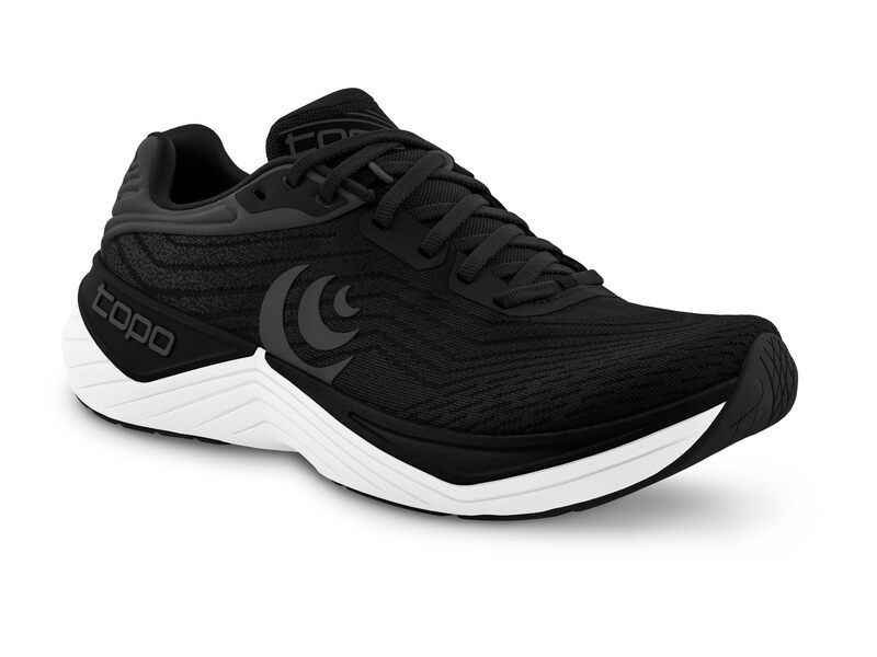 トポアスレチック レディース シューズ スニーカー Topo Athletic Ultrafly 5 BlackWhite ホワイト