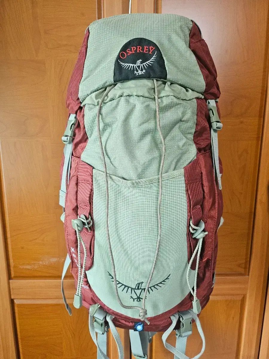 オスプレイ リュック 48L ワイン色/ベージュ色 S/M