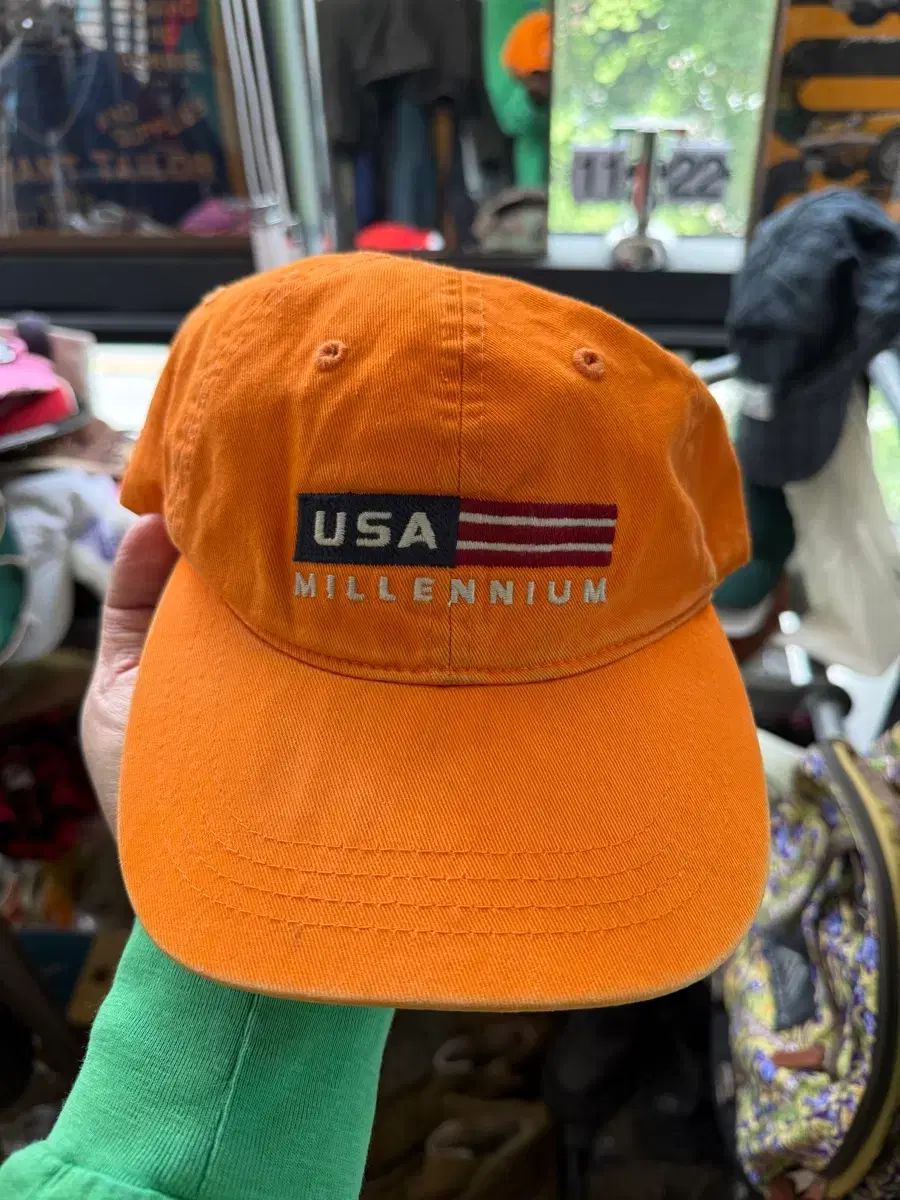 オレンジ ミレーニウム USA ベースボールキャップ