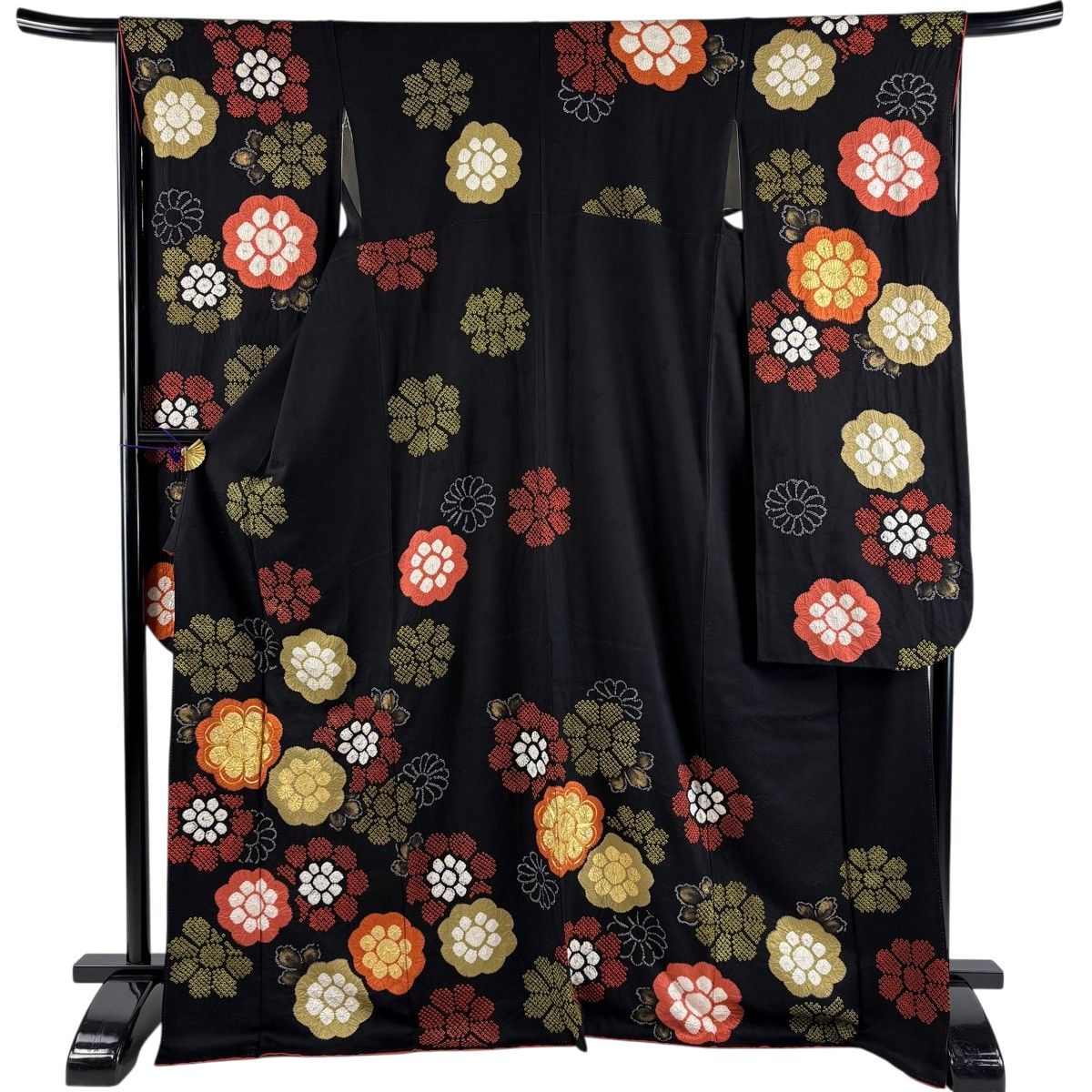 黒地⭐️着丈177cm⭐️裄68cm⭐️正絹絞り全総松柄振袖掛下衣装⭐️貴重品⭐️売り切り 振袖 身丈171cm 裄丈66cm M 袷 花 絞り 金彩 黒 正絹 秀品 【中古