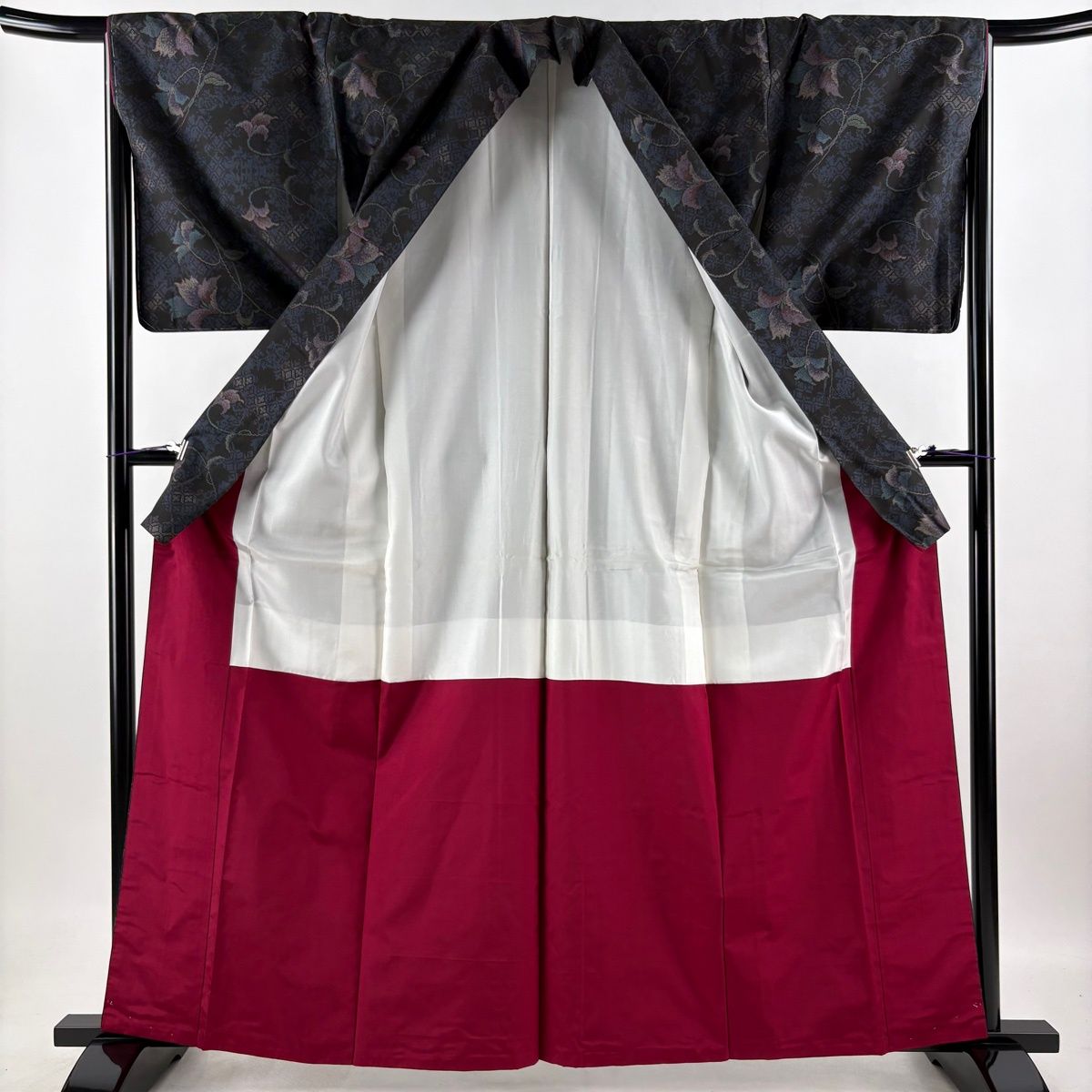 美品】 大島紬 身丈162cm 裄丈65.5cm M 袷 純泥染 証紙 花唐草 幾何学