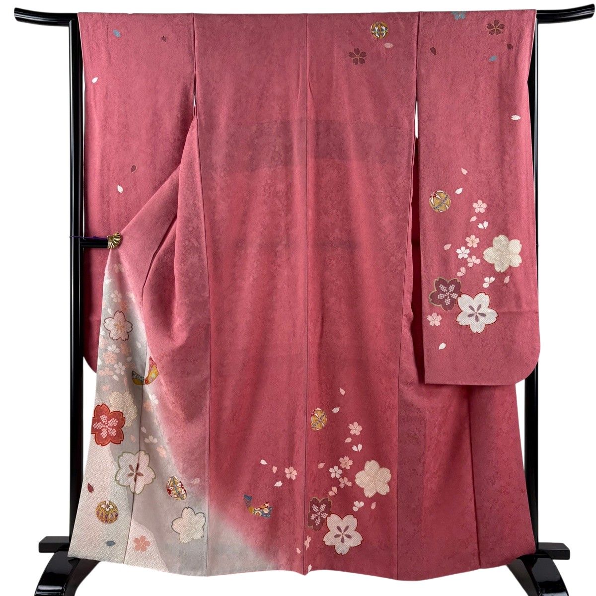 【美品】 振袖 身丈163.5cm 裄丈64.5cm M 袷 桜 手鞠 金糸 金彩 ピンク 正絹 秀品 【中古】