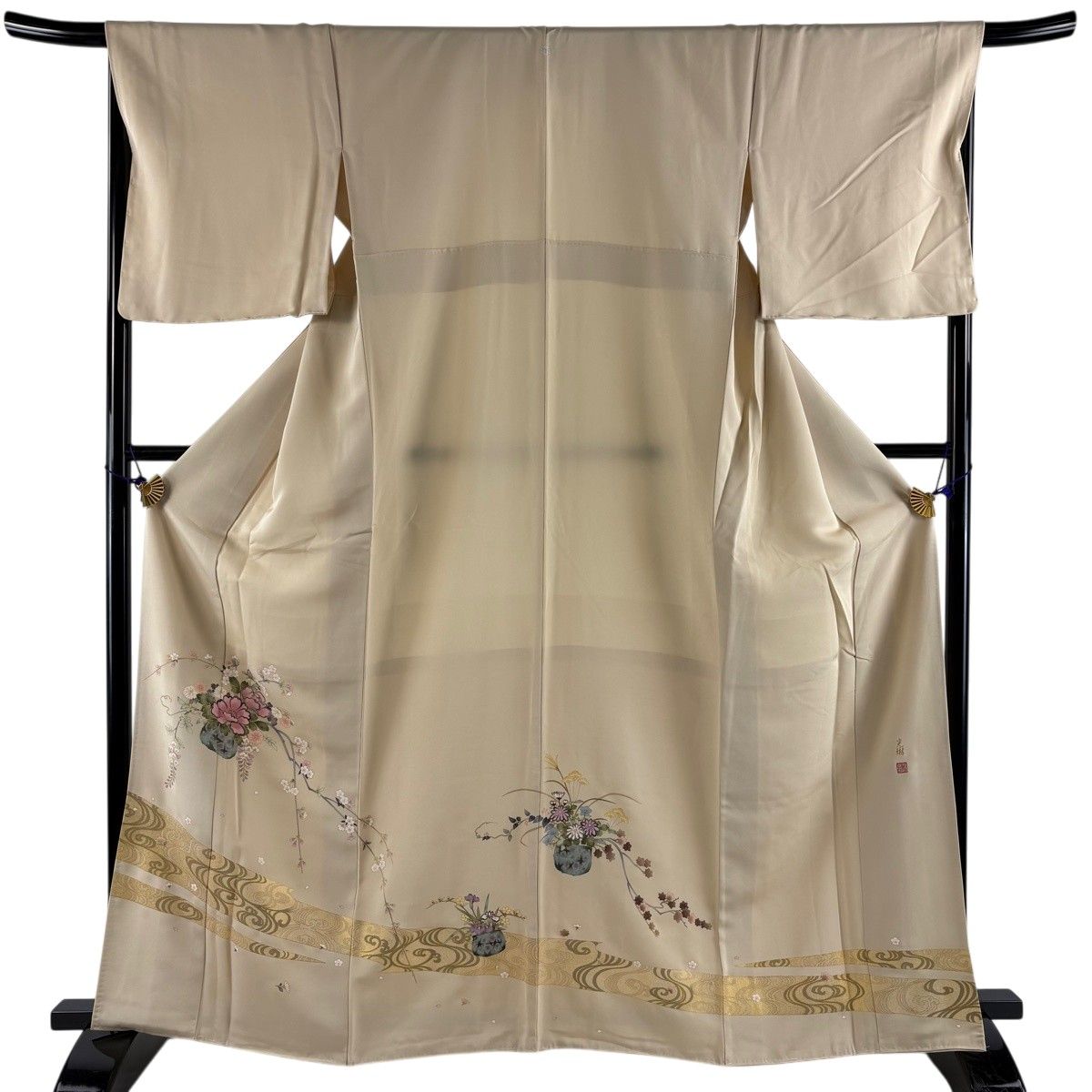 【美品】 色留袖 身丈164cm 裄丈68cm L 袷 松尾光琳 落款 花籠 流水 金彩 ベージュ 正絹 秀品 一つ紋 【中古】