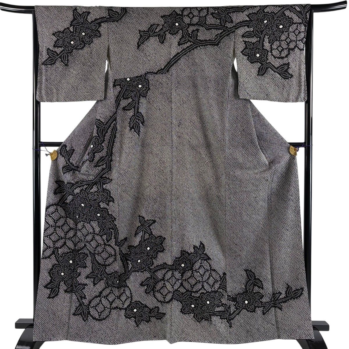 【美品】 訪問着 身丈165cm 裄丈66cm M 袷 やまと 草花 七宝 総絞り 黒 正絹 名品 【中古】