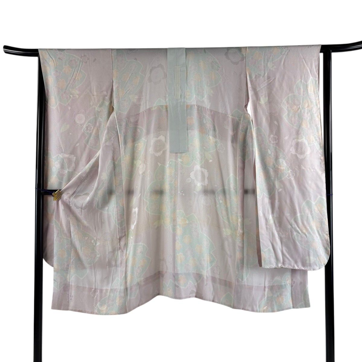長襦袢 身丈119.5cm 裄丈64.5cm M 振袖用 桜 地紋 薄ピンク 正絹 名品 【中古】
