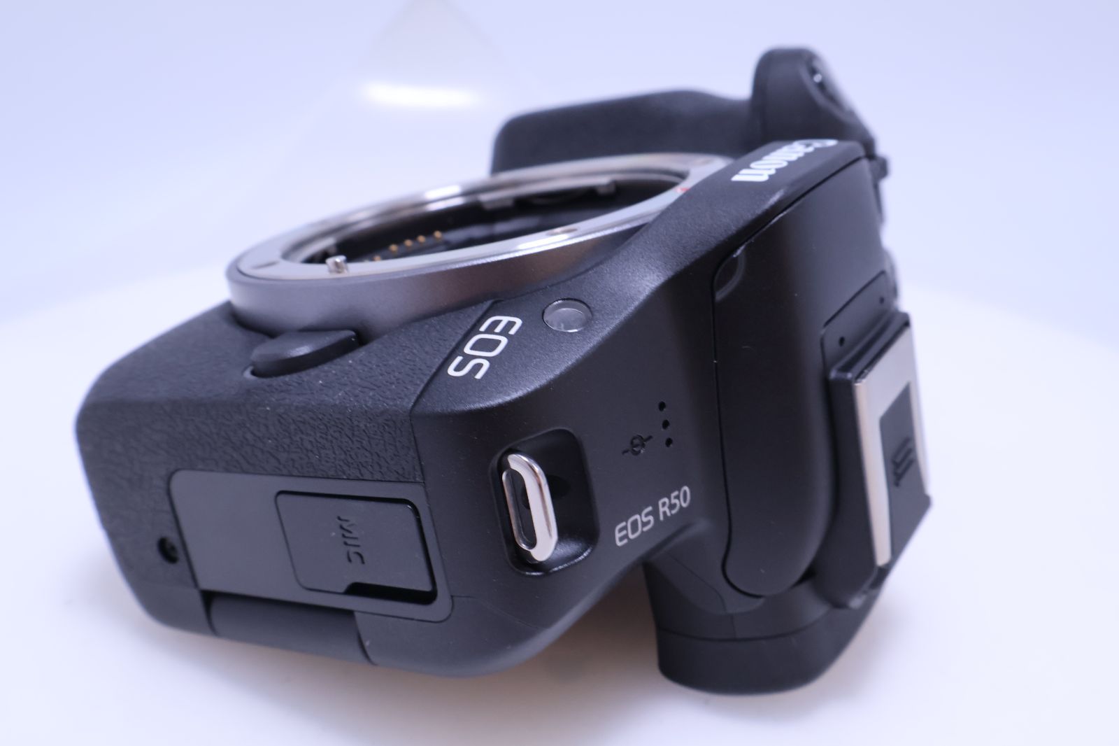1,000回以下 ほぼ新品】Canon EOS R50 ボディ ブラック ミラーレス一眼 