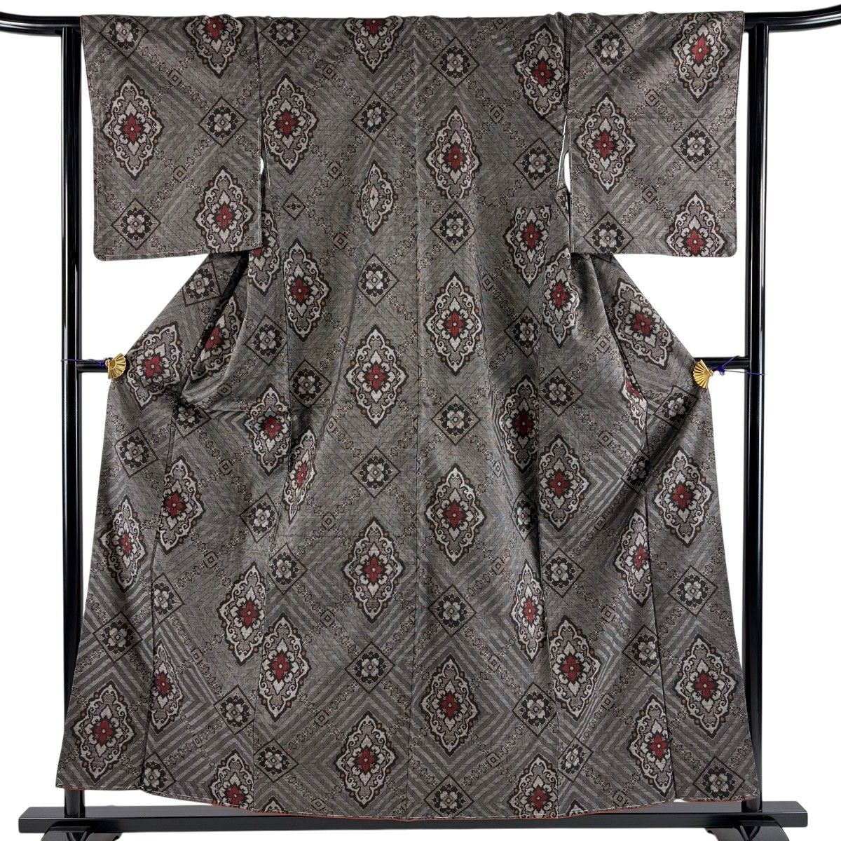 美品】 紬 身丈157.5cm 裄丈64cm M 袷 バチ衿 華文 菱 焦茶色 正絹 秀