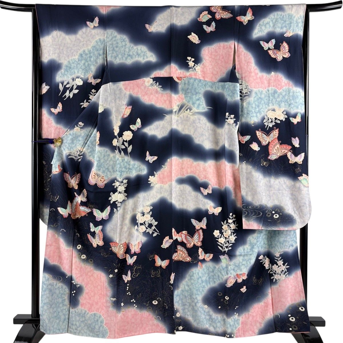 振袖 身丈160.5cm 裄丈64cm M 袷 蝶 菊 金彩 ぼかし 濃紺 正絹 秀品 【中古】