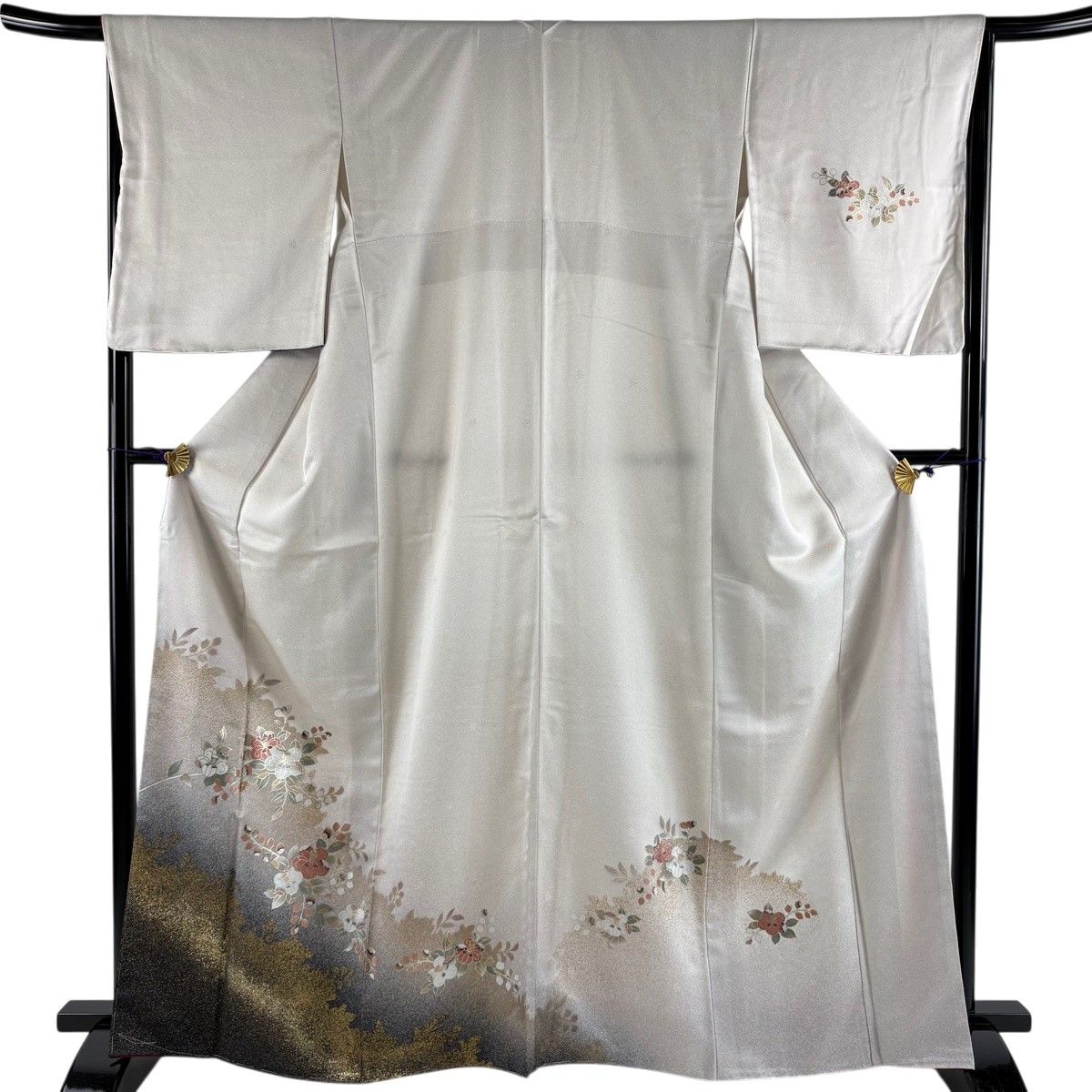 【美品】 訪問着 身丈165cm 裄丈65.5cm M 袷 椿 シルエット 金銀彩 螺鈿 灰白 正絹 秀品 【中古】