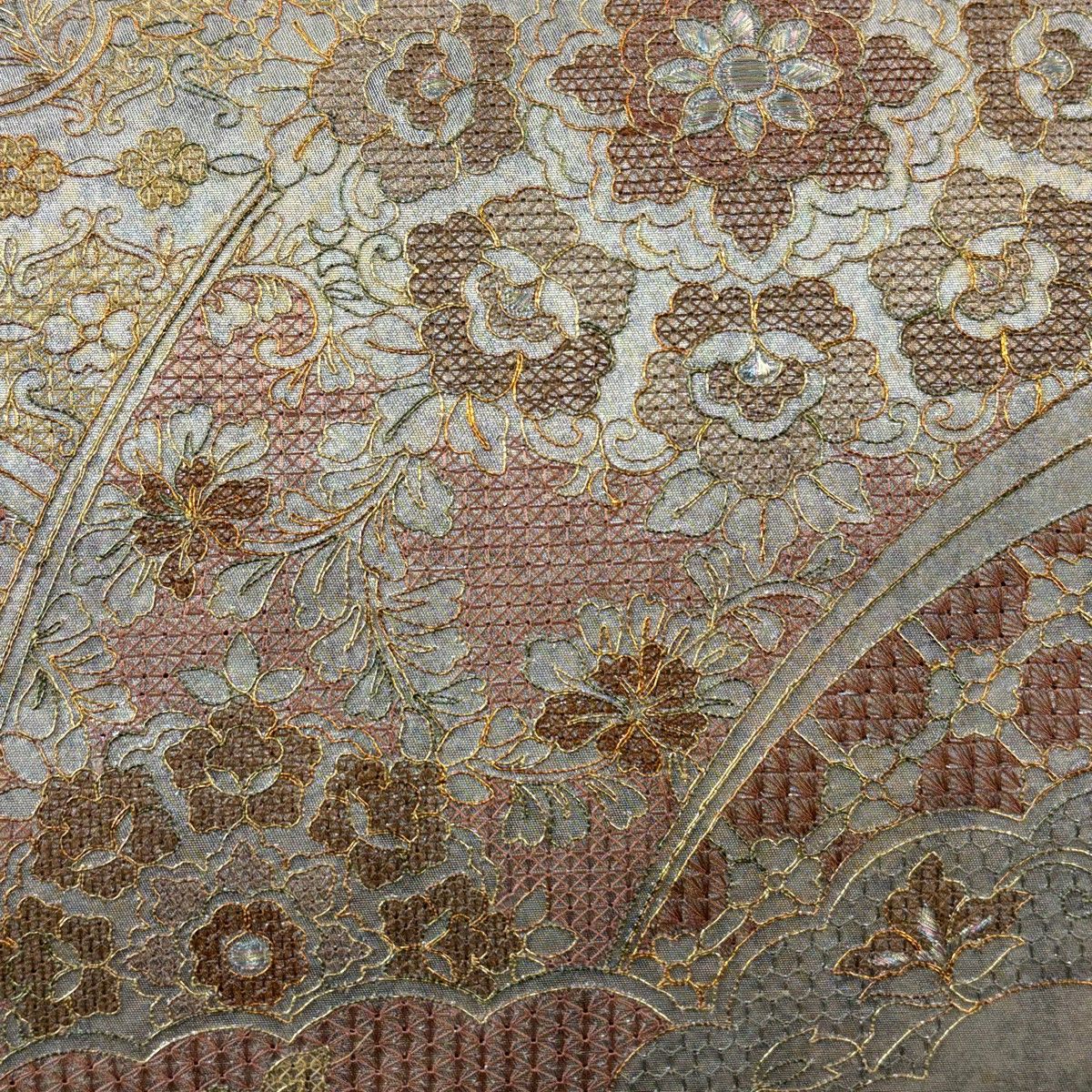 袋帯 秀品 華文 草花 刺繍 箔 銀色 お太鼓柄 正絹 【中古】 - メルカリ