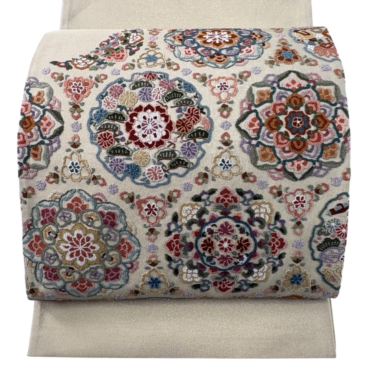 【美品】 袋帯 名品 華文 草花 箔 相良刺繍 ベージュ お太鼓柄 正絹 【中古】