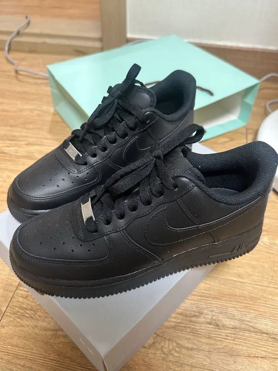 ナイキ エアフォース 1 ロー オールブラック 245 新品