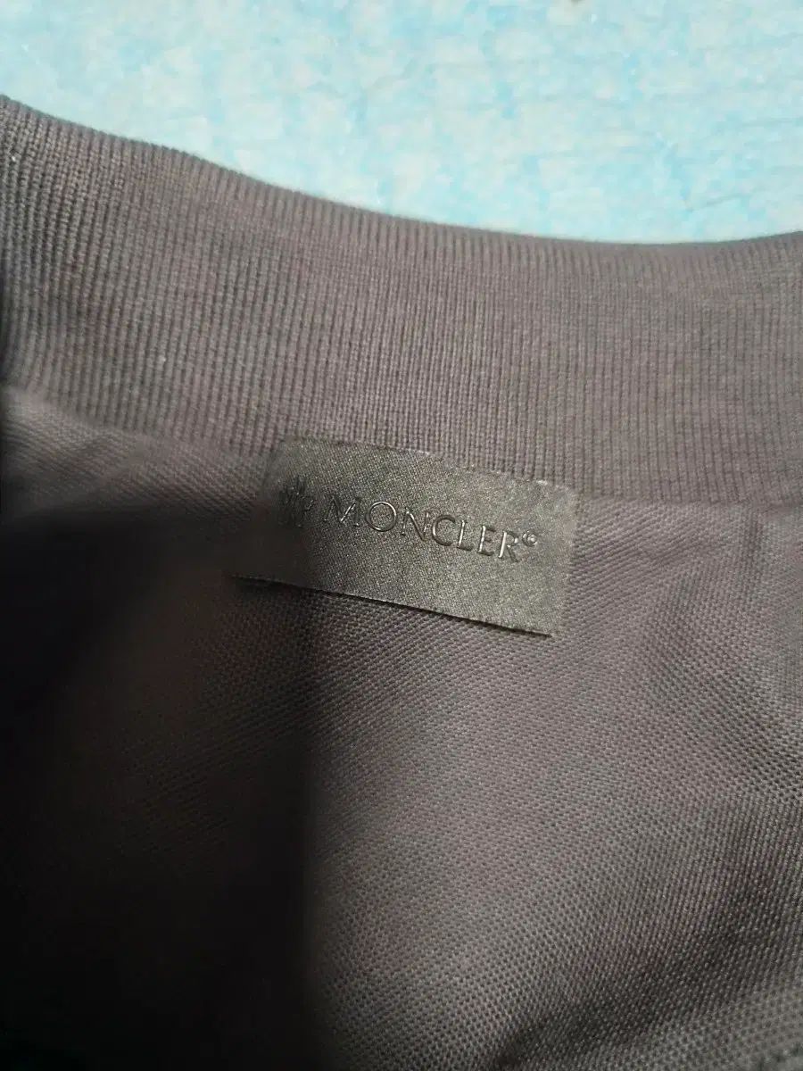モンクレール 半袖 カラーTシャツ ダークグレイ