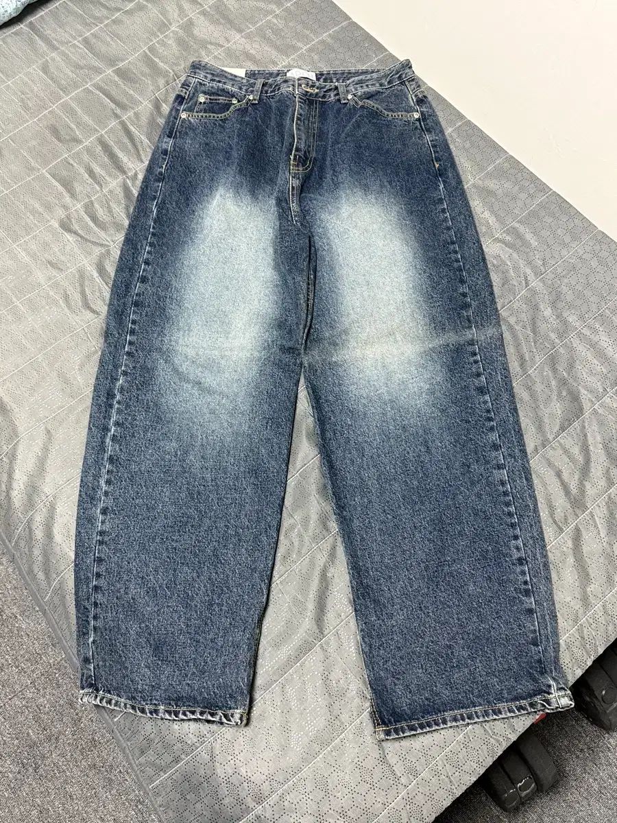 (新品)ブルーブラッシュ ワイドデニムパンツ