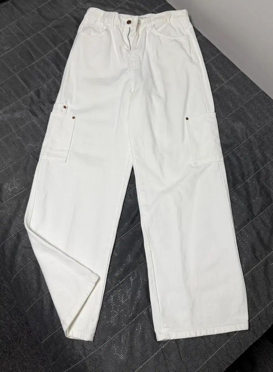 (新品) 白 カーゴ デニム パンツ
