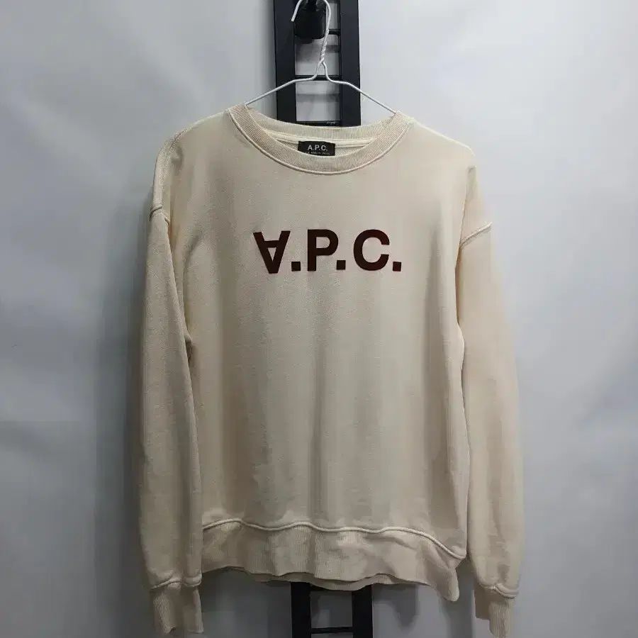 A.P.C. アーペーセー スウェット VPC ツアーベルベット ロゴ スウェットシャツ アイボリー m