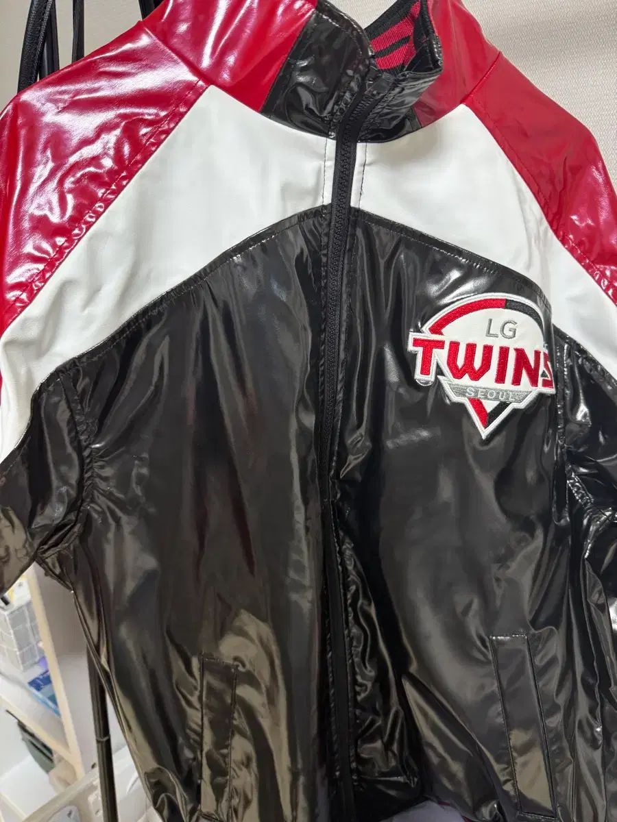 LGTWINS 光沢 ジャケット アウター マフラー 帽子 キーホルダー タオル 出品