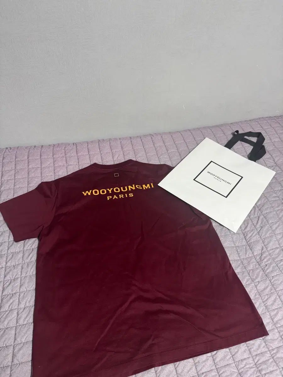 正規品/50 ウーヨンミ バックロゴ バーガンディ 半袖Tシャツ