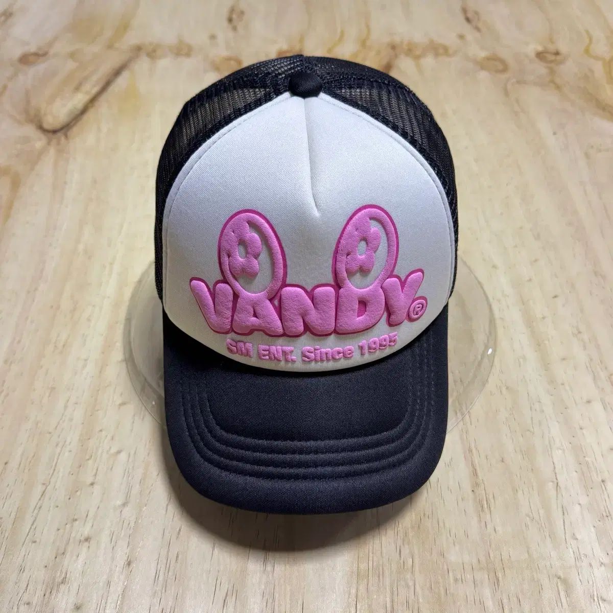 バンディ・ザ・ピンク x SM town トラッカーキャップ ベースボールキャップ 帽子