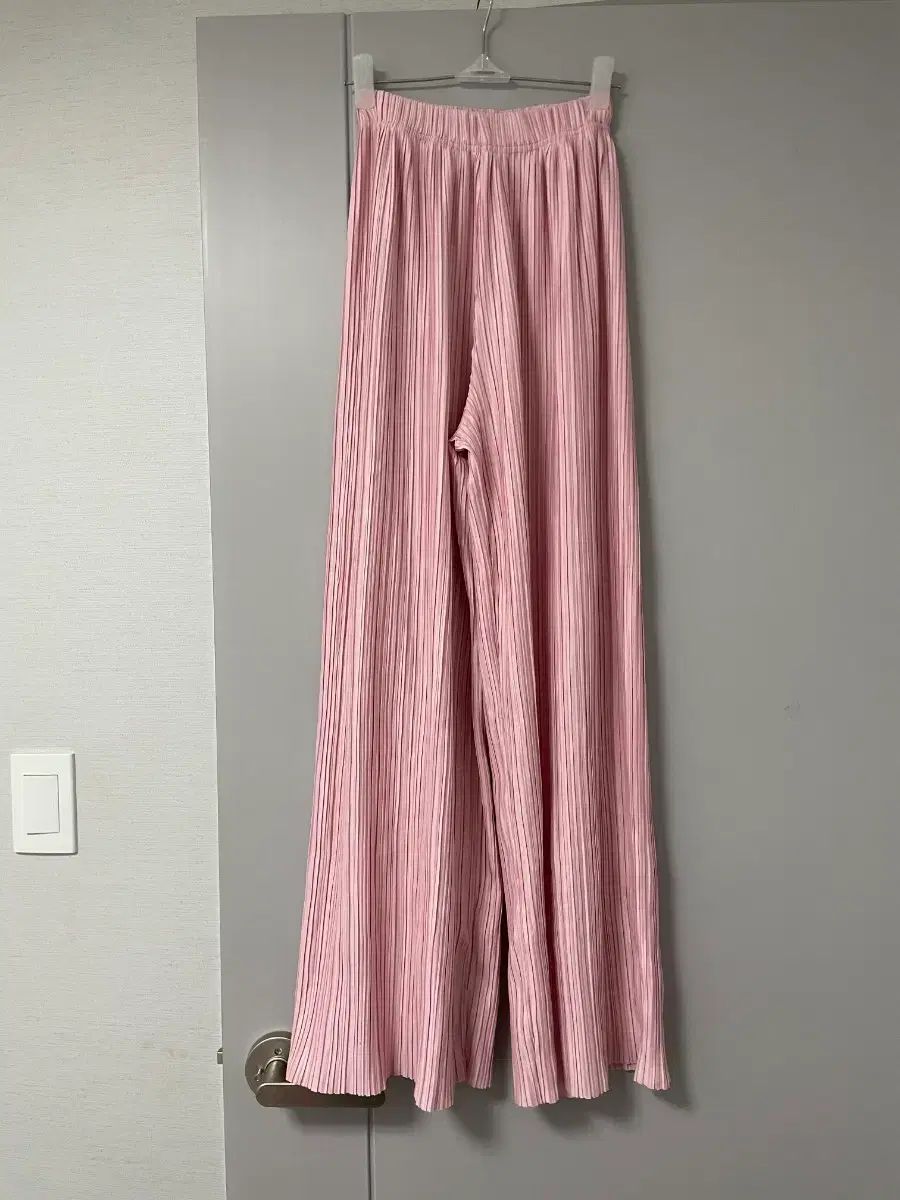 プリーツ ワイドパンツ