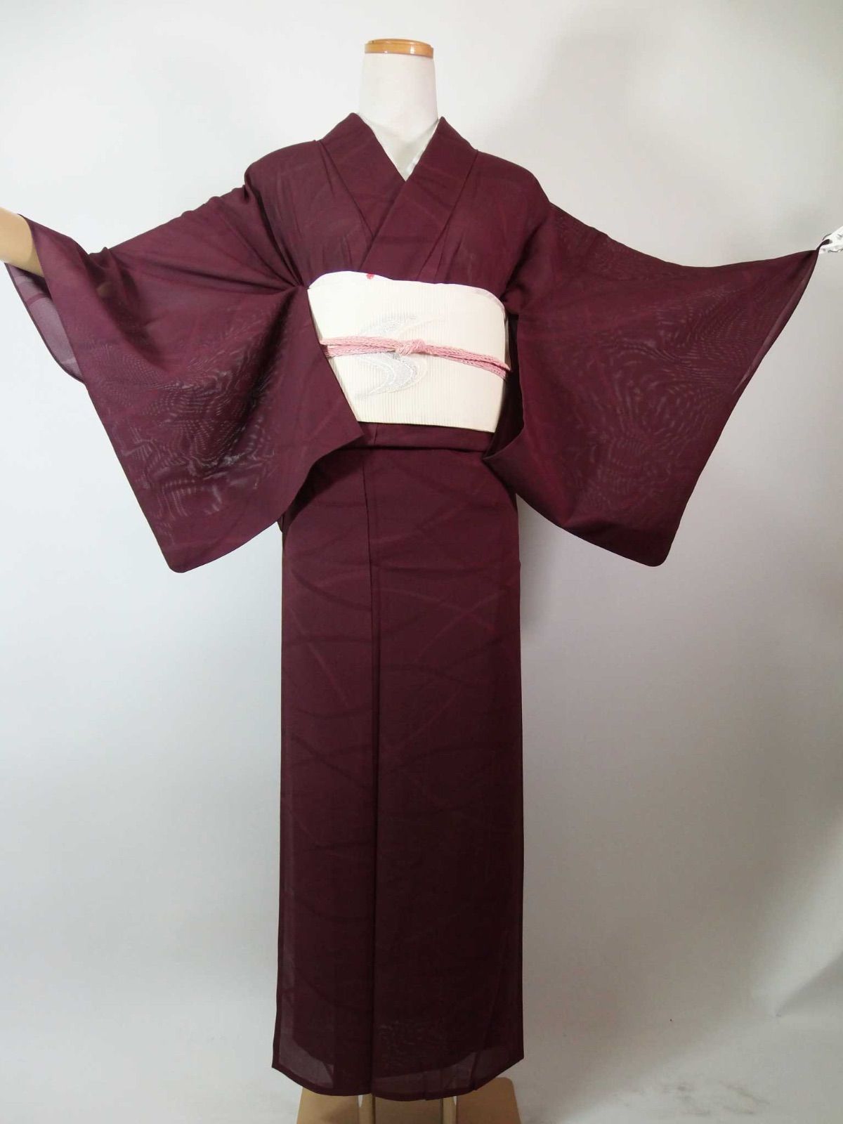 涼雅な芝文様 紋絽 色無地 紋なし 正絹 ワインレッド 夏名古屋帯付 2点 