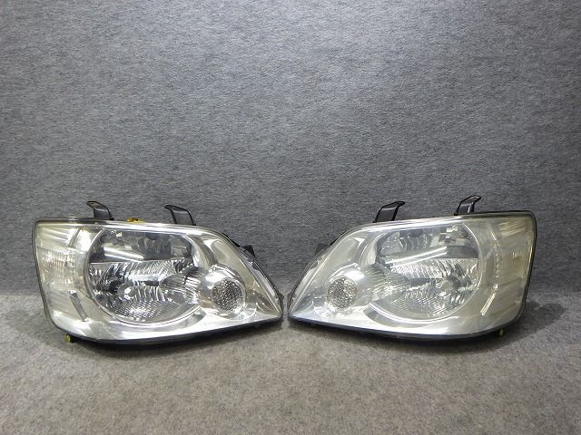 ノア ヘッドライト 左右 HID AZR60/65 前期 28-151 C1 81110-28670