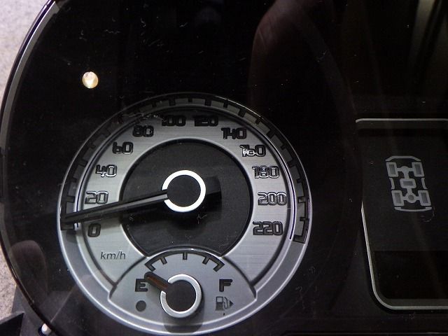 パジェロ　スピードメーター　CBA-V83W　2006年　149974ｋｍ　8100Ａ３２４　260618031