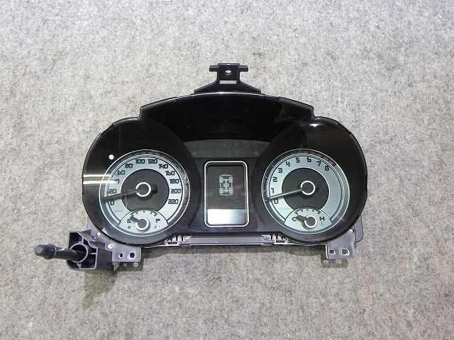パジェロ スピードメーター CBA-V83W 2006年 149974km 8100A324 260618031
