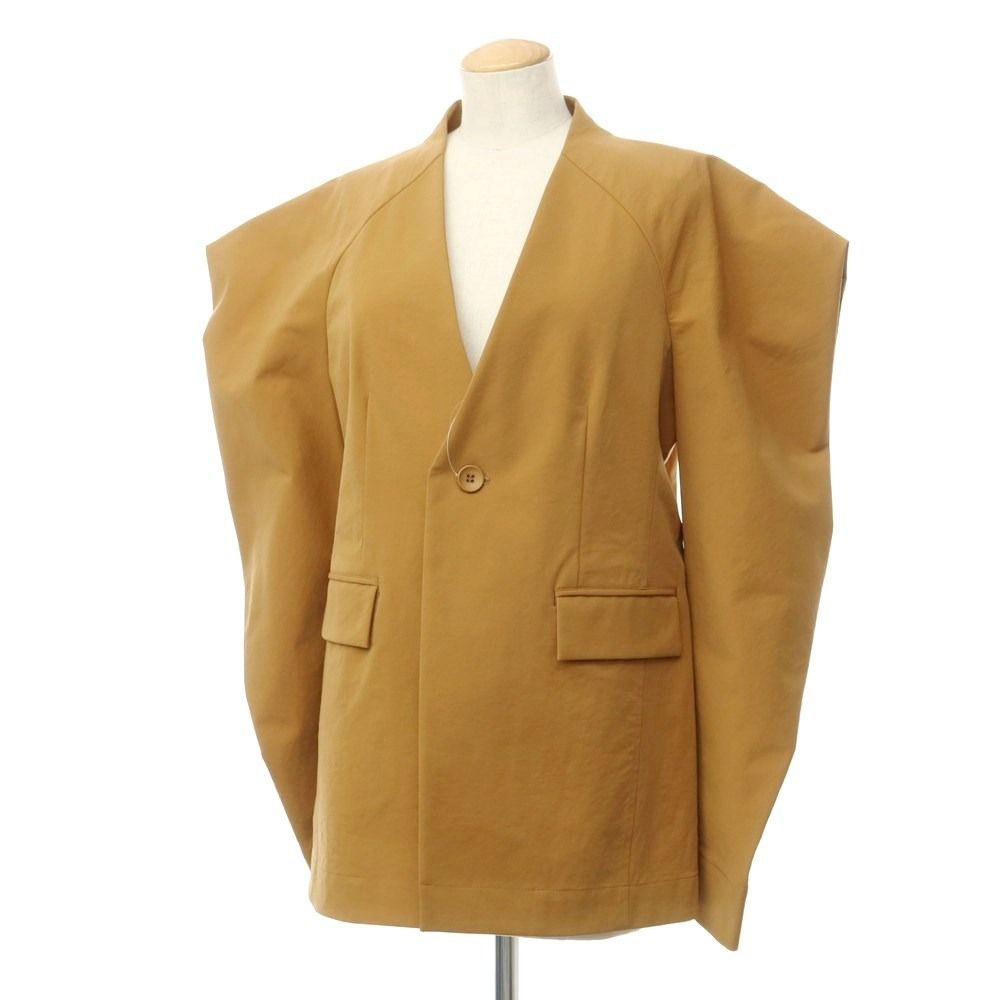 【中古】イッセイミヤケ ISSEY MIYAKE 2023年秋冬 ポリエステル系 ノーカラージャケット ベージュ【サイズ表記なし（Ｌ位）】【レディース】
