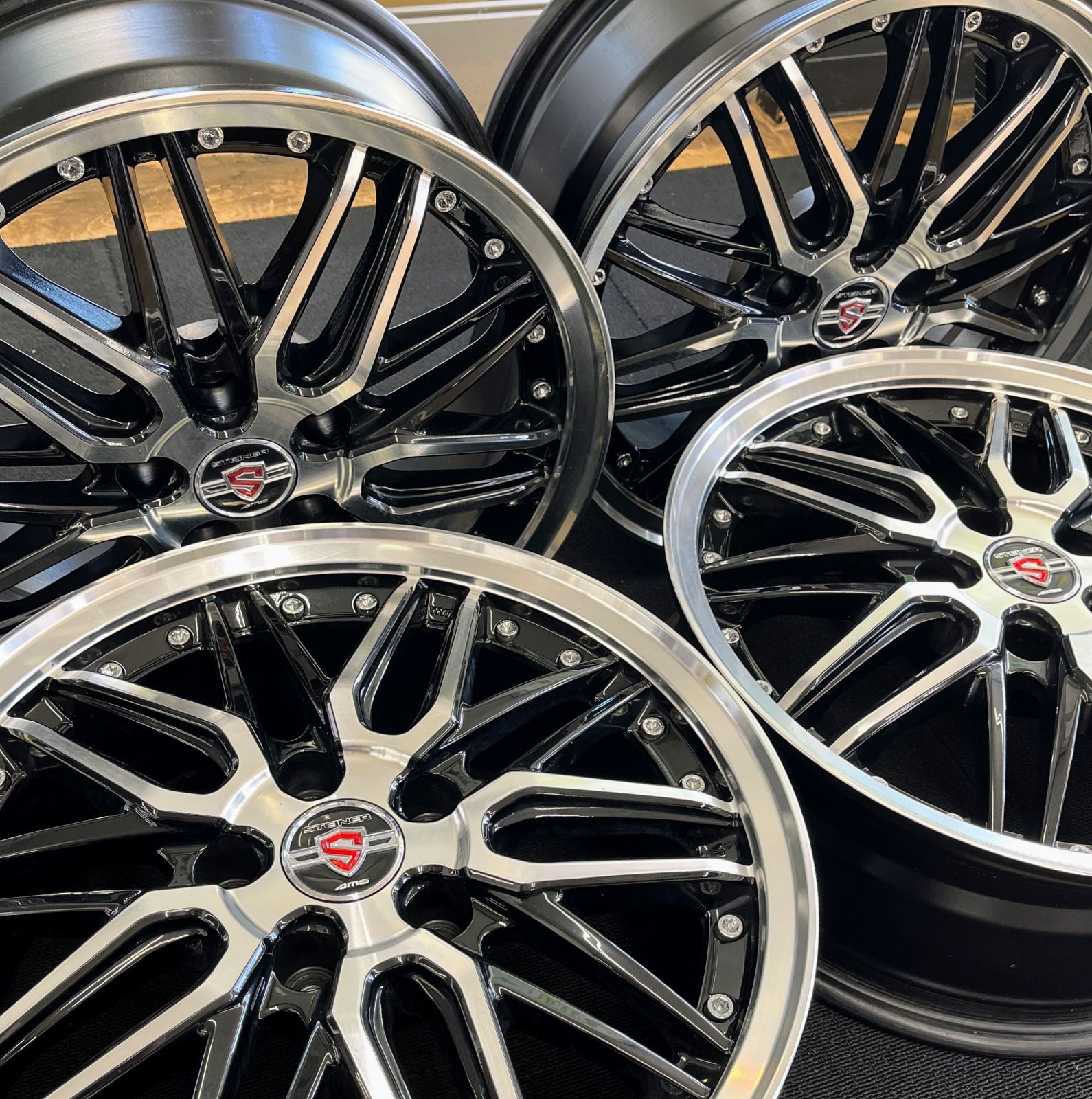 送料無料】【17×7J+38】中古美品 アルミホイール 4本セット 17インチ