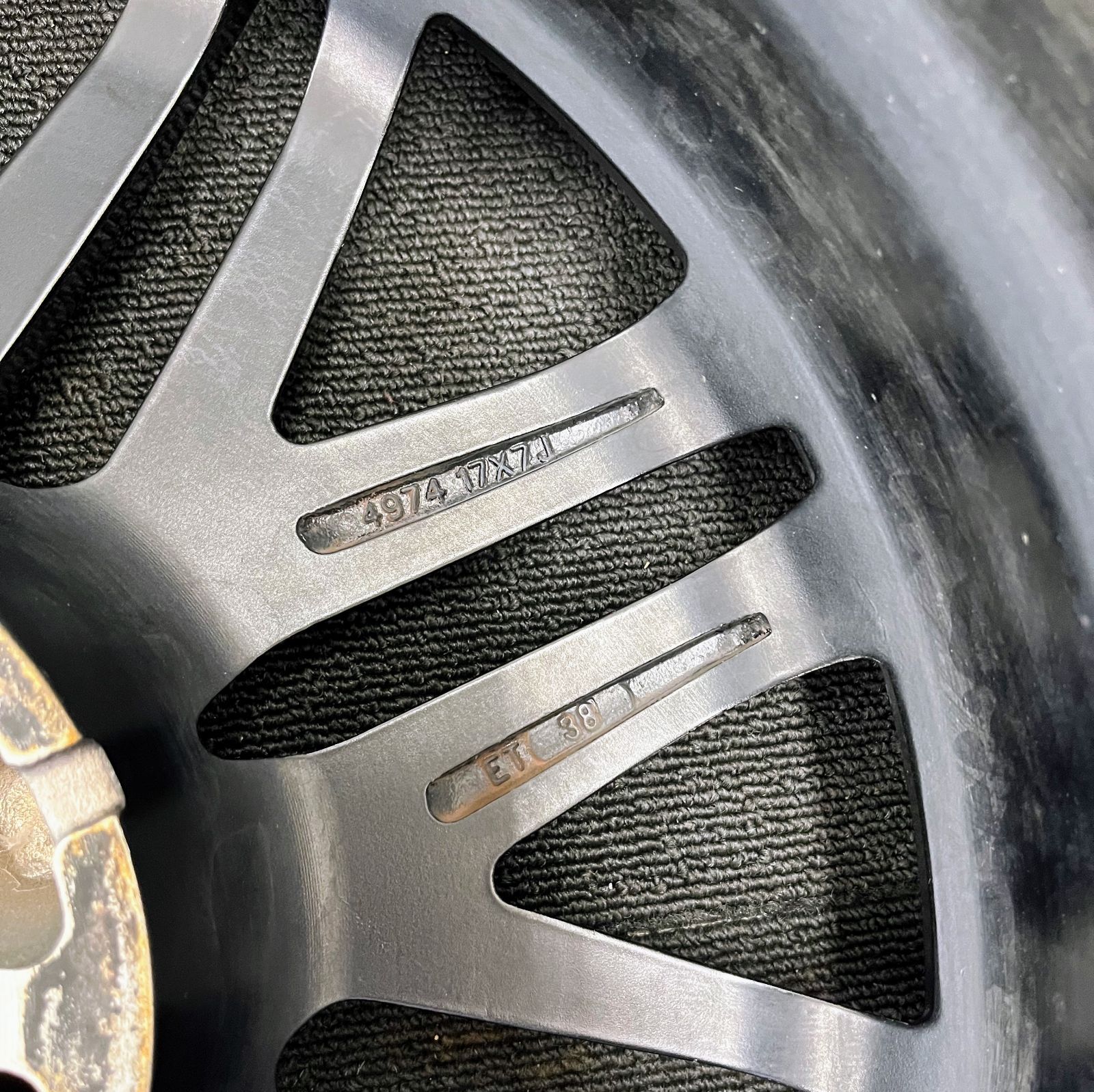 送料無料】【17×7J+38】中古美品 アルミホイール 4本セット 17インチ