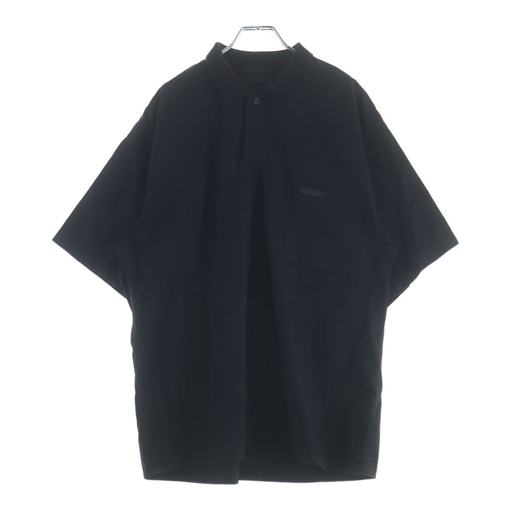 FEAR OF GOD (フィアオブゴッド) 胸プレートデザイン レギュラーカラー 半袖シャツ ブラック