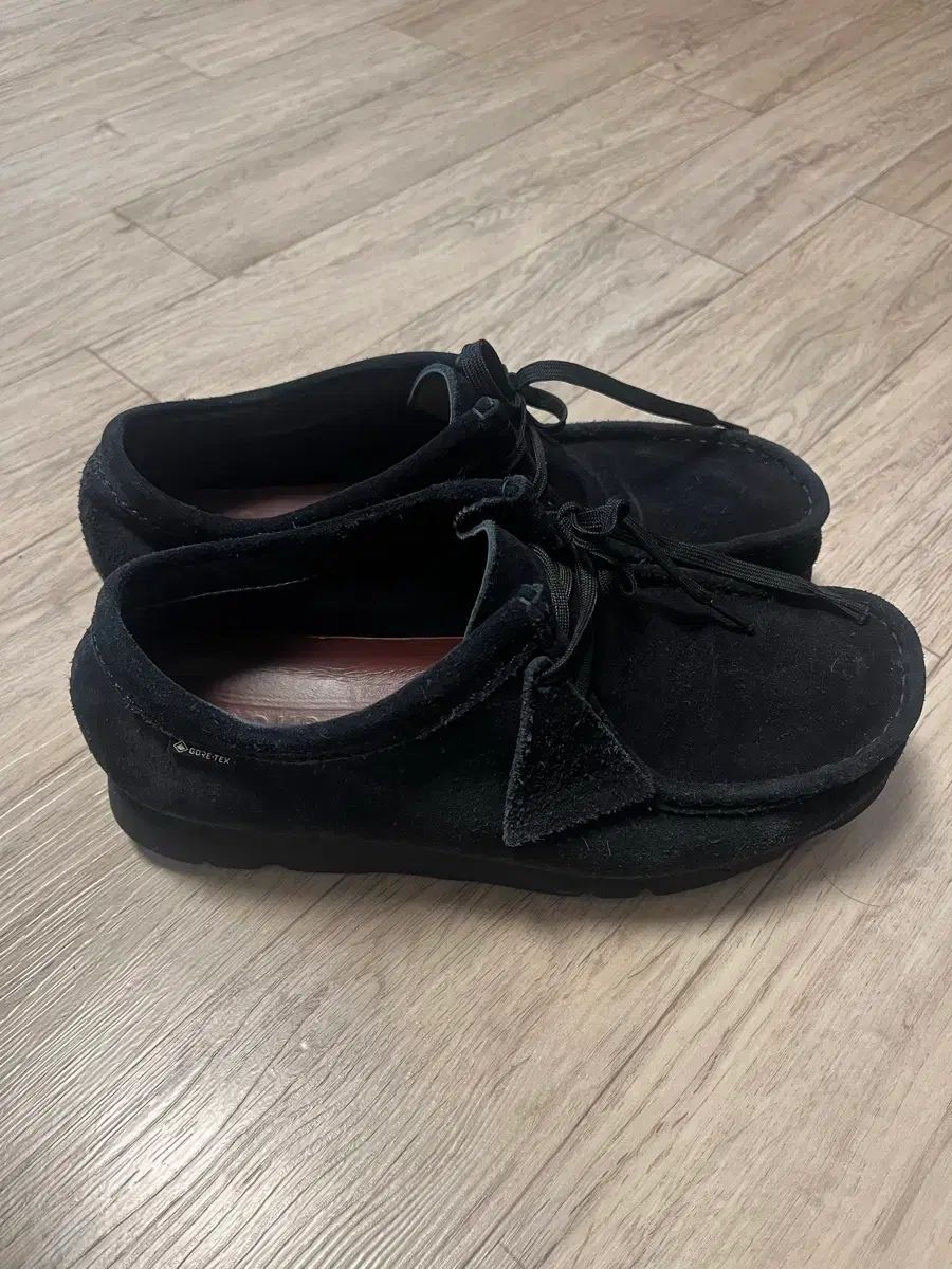 クラークス ワラビー GORE-TEX ブラック 260