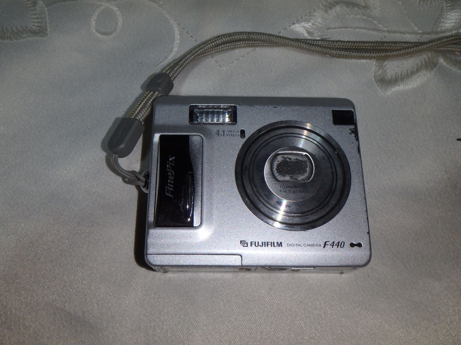 動作品 FUJIFILM F440 FinePix デジタルカメラ 難 - メルカリ