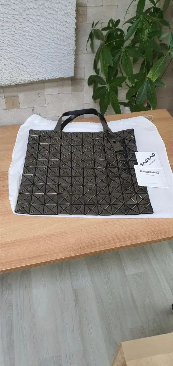 BAO BAO ISSEY MIYAKE バオバオイッセイミヤケ バッグ プラチナ ガンメタル トートバッグ 正規品 S級 (ハングルタグ) ショルダーバッグ クロスバック