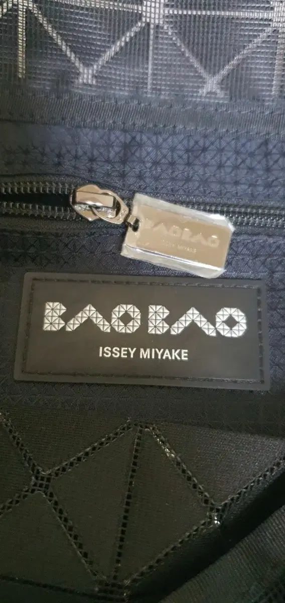 BAO BAO ISSEY MIYAKE バオバオイッセイミヤケ バッグ プラチナ ガンメタル トートバッグ 正規品 S級 (ハングルタグ) ショルダーバッグ クロスバック
