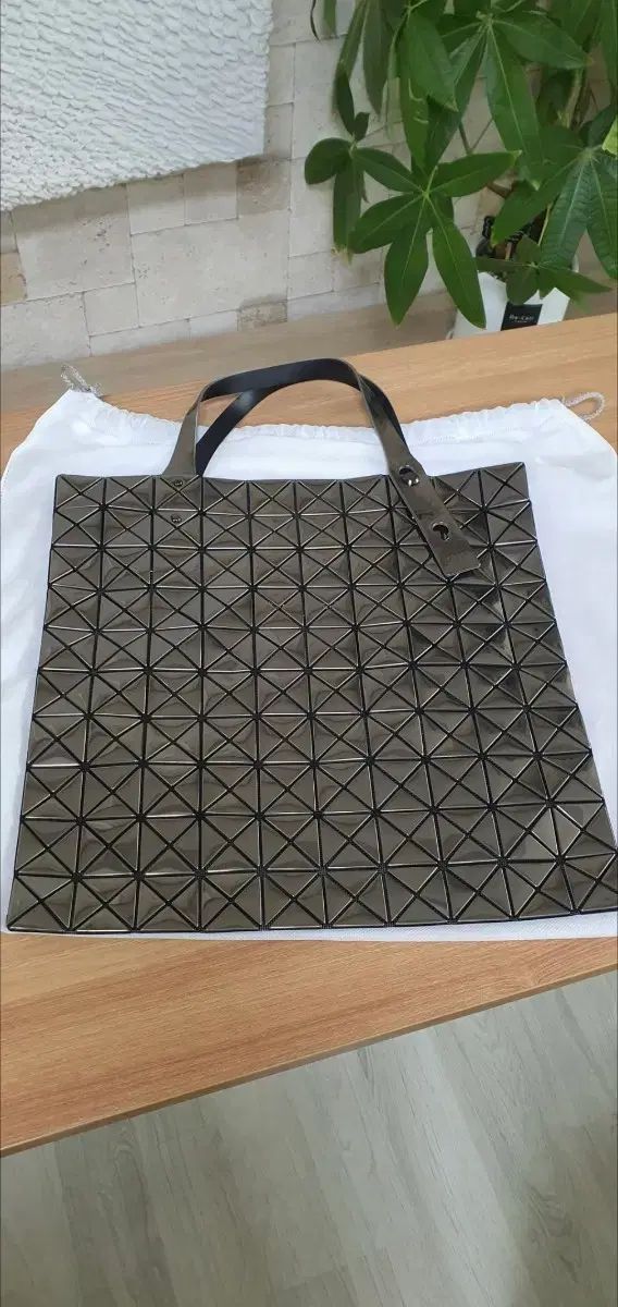 BAO BAO ISSEY MIYAKE バオバオイッセイミヤケ バッグ プラチナ ガンメタル トートバッグ 正規品 S級 (ハングルタグ) ショルダーバッグ クロスバック