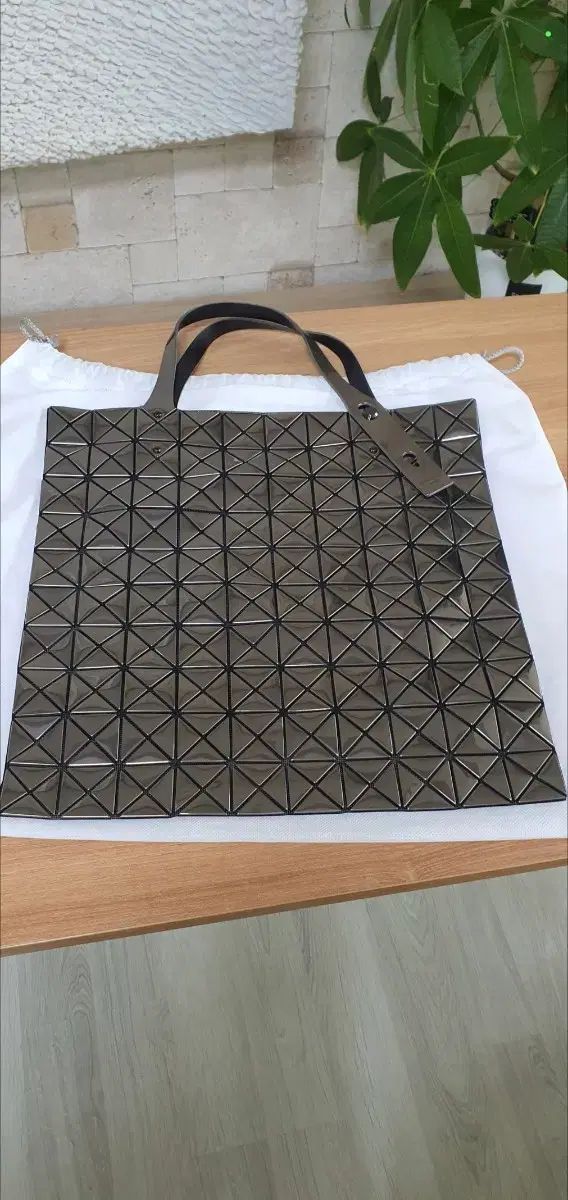 BAO BAO ISSEY MIYAKE バオバオイッセイミヤケ バッグ プラチナ ガンメタル トートバッグ 正規品 S級 (ハングルタグ) ショルダーバッグ クロスバック